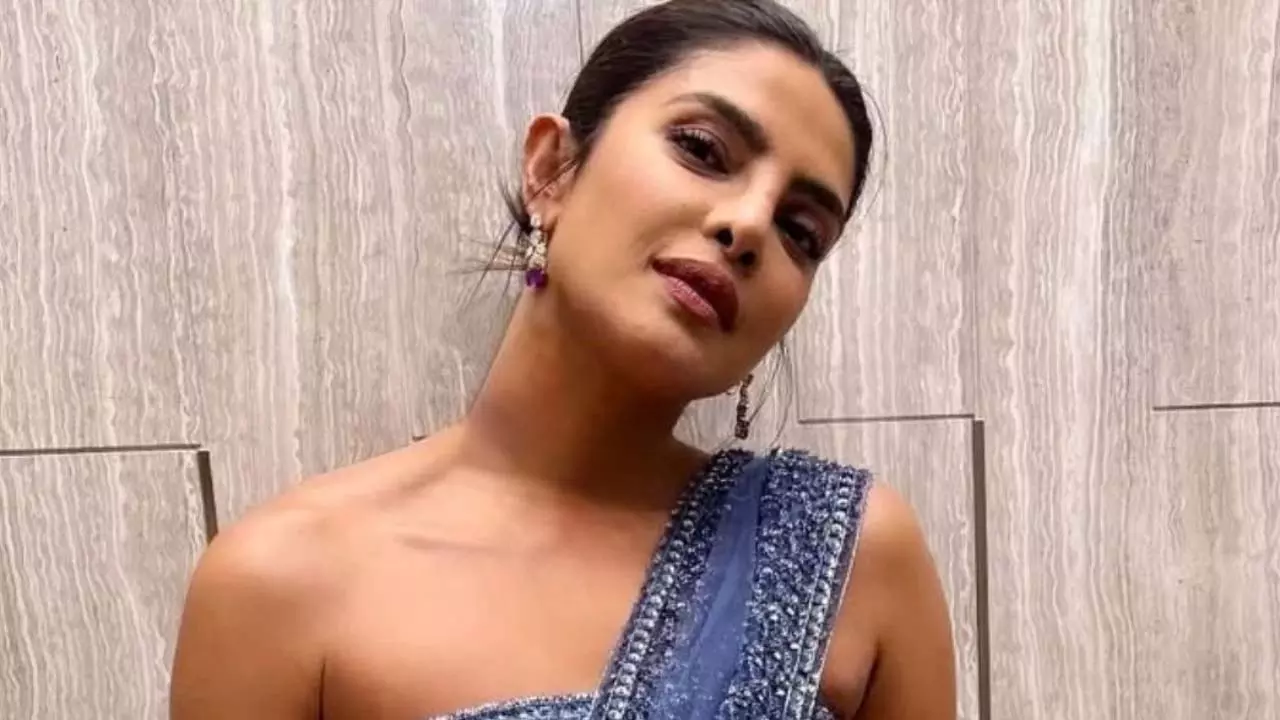Priyanka Chopra ने कहा कि उन्होंने खुद को घिरा हुआ महसूस करने के बाद बॉलीवुड छोड़ दिया Priyanka Chopra ने कहा कि उन्होंने खुद को घिरा हुआ महसूस करने के बाद बॉलीवुड छोड़ दिया