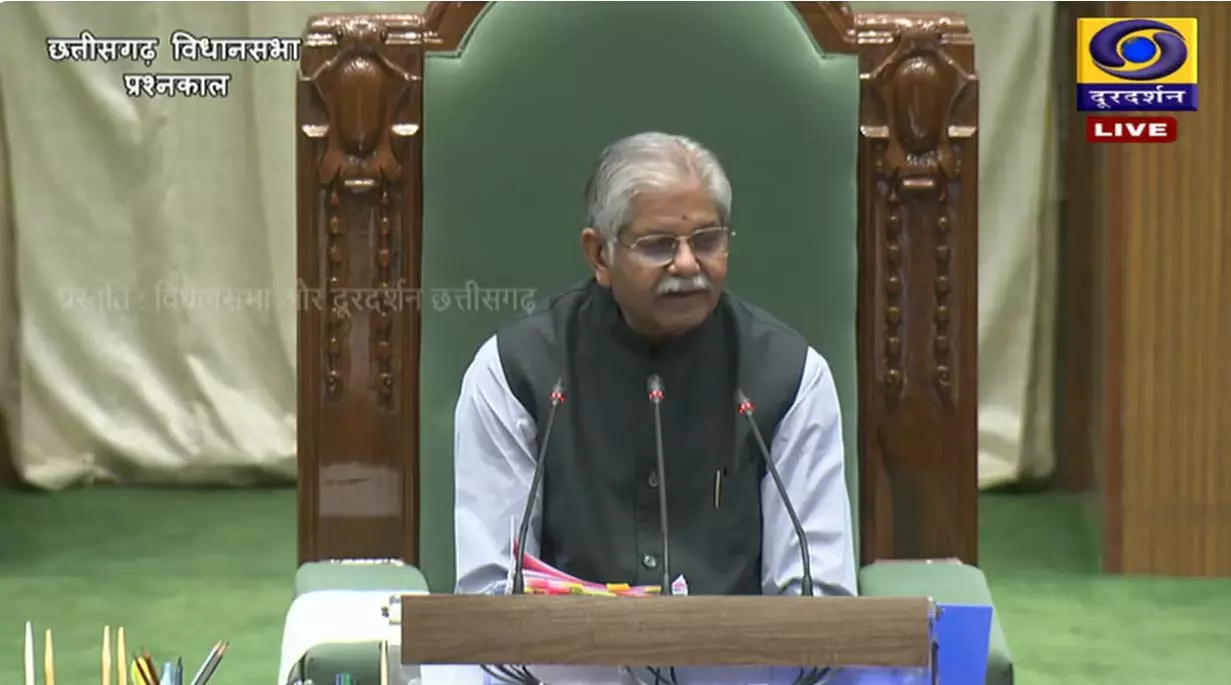 मंत्री टंकराम वर्मा ने किसानों को जमीन मुआवजा देने की घोषणा की मंत्री टंकराम वर्मा ने किसानों को जमीन मुआवजा देने की घोषणा की