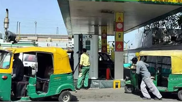 SETC और टोरेंट गैस ने नागपट्टिनम में CNG रीफ्यूलिंग स्टेशन लॉन्च किया SETC और टोरेंट गैस ने नागपट्टिनम में CNG रीफ्यूलिंग स्टेशन लॉन्च किया