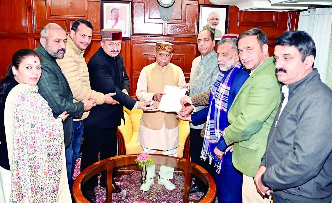 राज्यपाल से हिमाचल पुलिस की शिकायत, राजभवन पहुंची भाजपा राज्यपाल से हिमाचल पुलिस की शिकायत, राजभवन पहुंची भाजपा