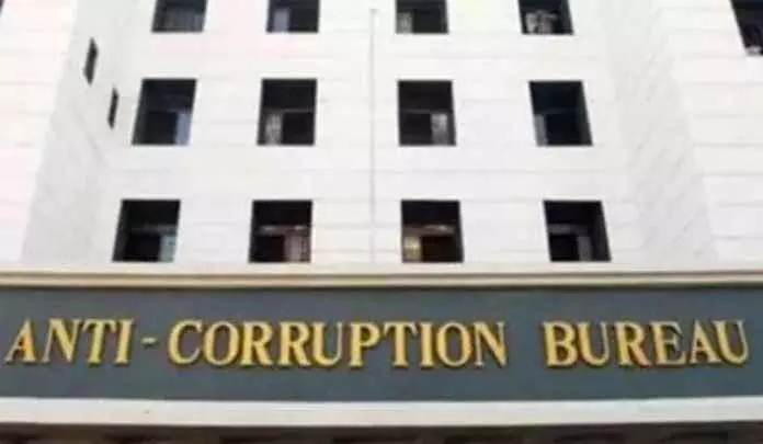 माइनिंग और इंस्पेक्टर के DA केस में ACB ने 3 जगहों पर छापे मारे माइनिंग और इंस्पेक्टर के DA केस में ACB ने 3 जगहों पर छापे मारे