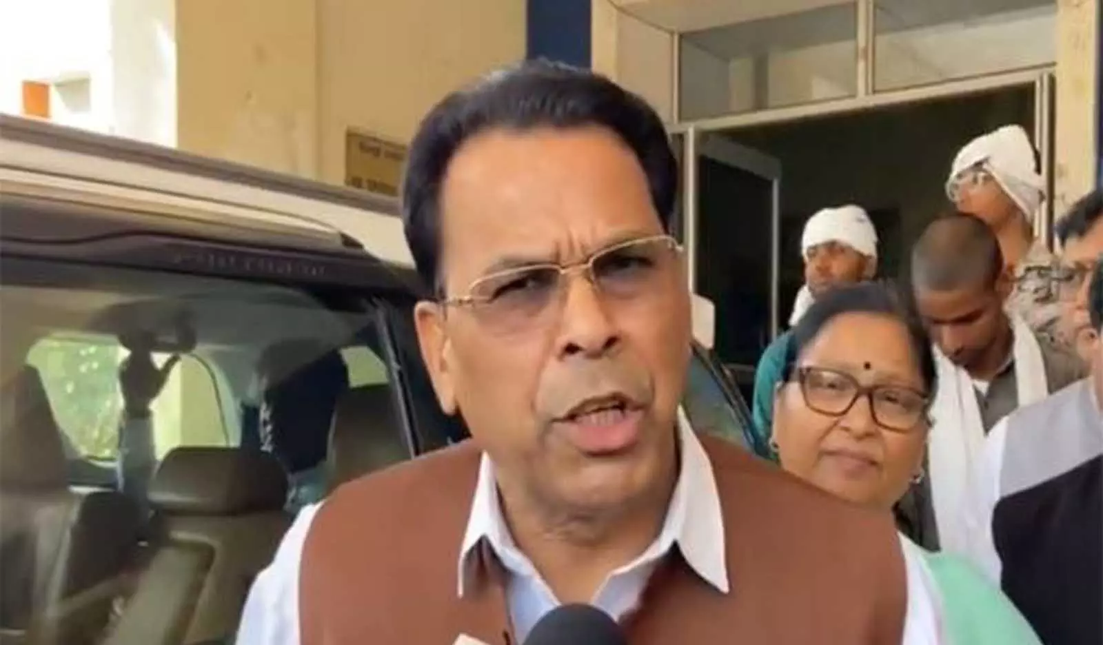 BJP नेता नरेंद्र कुमार कश्यप का राहुल गांधी पर हमला BJP नेता नरेंद्र कुमार कश्यप का राहुल गांधी पर हमला