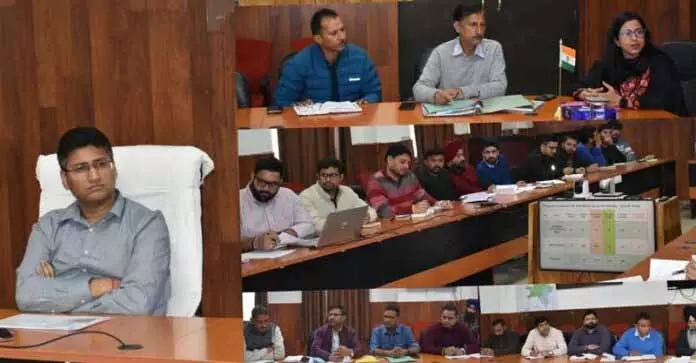 DC Reasi ने कोऑपरेटिव, जल शक्ति और स्वास्थ्य विभागों के कामकाज की समीक्षा की DC Reasi ने कोऑपरेटिव, जल शक्ति और स्वास्थ्य विभागों के कामकाज की समीक्षा की