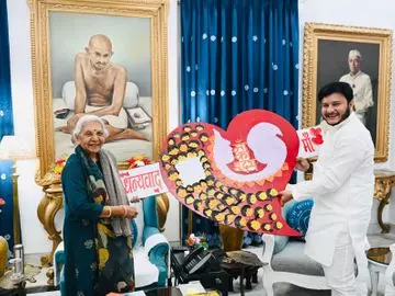 Ghazipur: राज्यपाल ने प्रदर्शनी का किया अवलोकन, दिव्यांग बच्चों को मिला प्रोत्साहन Ghazipur: राज्यपाल ने प्रदर्शनी का किया अवलोकन, दिव्यांग बच्चों को मिला प्रोत्साहन