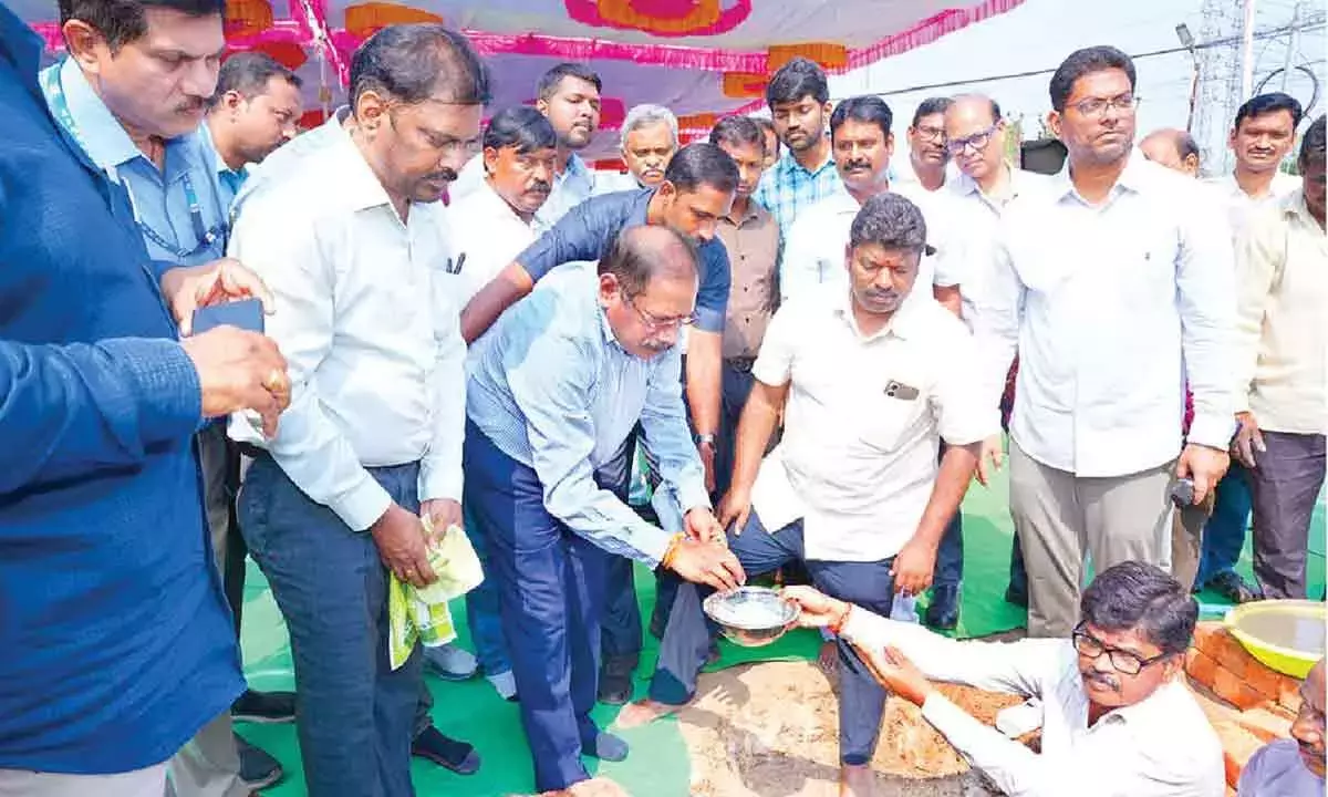 Andhra: राज्य सरकार बिजली क्षेत्र के आधुनिकीकरण को आगे बढ़ा रही है Andhra: राज्य सरकार बिजली क्षेत्र के आधुनिकीकरण को आगे बढ़ा रही है