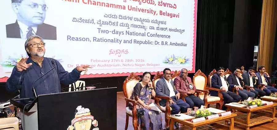 अंबेडकर के सिद्धांतों ने देश के सार्वजनिक जीवन को आकार देने में बहुत बड़ी भूमिका निभाई है: Rajiv अंबेडकर के सिद्धांतों ने देश के सार्वजनिक जीवन को आकार देने में बहुत बड़ी भूमिका निभाई है: Rajiv