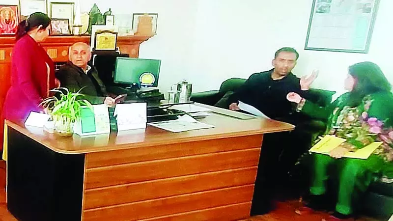 बजट का विरोध करने वाले भाजपा पार्षदों पर मेयर सख्त बजट का विरोध करने वाले भाजपा पार्षदों पर मेयर सख्त