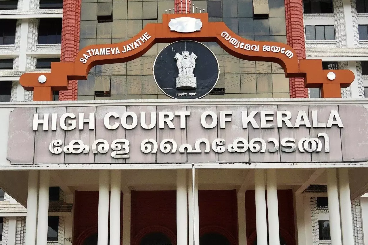 Kerala HC ने द केरल स्टोरी 2 की रिलीज़ का रास्ता साफ़ किया, अंतरिम रोक हटाई Kerala HC ने द केरल स्टोरी 2 की रिलीज़ का रास्ता साफ़ किया, अंतरिम रोक हटाई