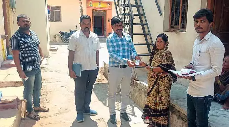 Vijayapura : गांवों के विकास के लिए टैक्स दें Vijayapura : गांवों के विकास के लिए टैक्स दें