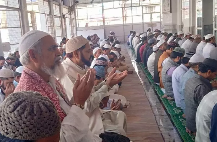 Farrukhabad: रमजान के दूसरे जुमे की नमाज संपन्न Farrukhabad: रमजान के दूसरे जुमे की नमाज संपन्न