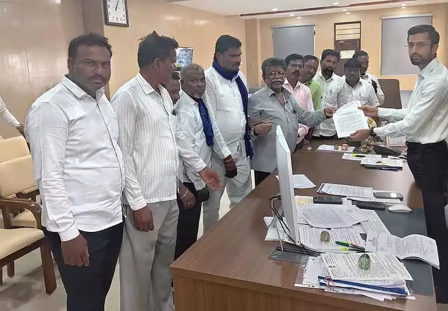 जब तक इंटरनल रिज़र्वेशन लागू नहीं होता, तब तक पुरानी व्यवस्था जारी रखें: Raichur डिस्ट्रिक्ट मजिस्ट्रेट जब तक इंटरनल रिज़र्वेशन लागू नहीं होता, तब तक पुरानी व्यवस्था जारी रखें: Raichur डिस्ट्रिक्ट मजिस्ट्रेट
