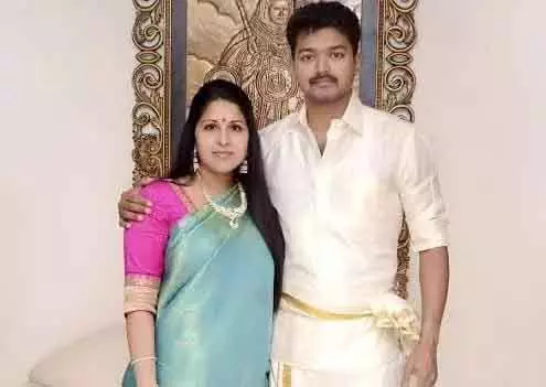 तमिल एक्टर Vijay के परिवार में तलाक की अर्जी तमिल एक्टर Vijay के परिवार में तलाक की अर्जी