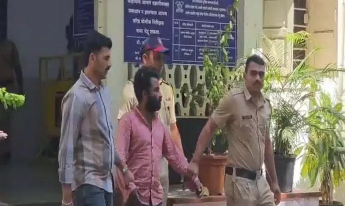 20 रुपये के loan को लेकर हुई बहस में दोस्त की गर्दन पर चाकू मारा 20 रुपये के loan को लेकर हुई बहस में दोस्त की गर्दन पर चाकू मारा