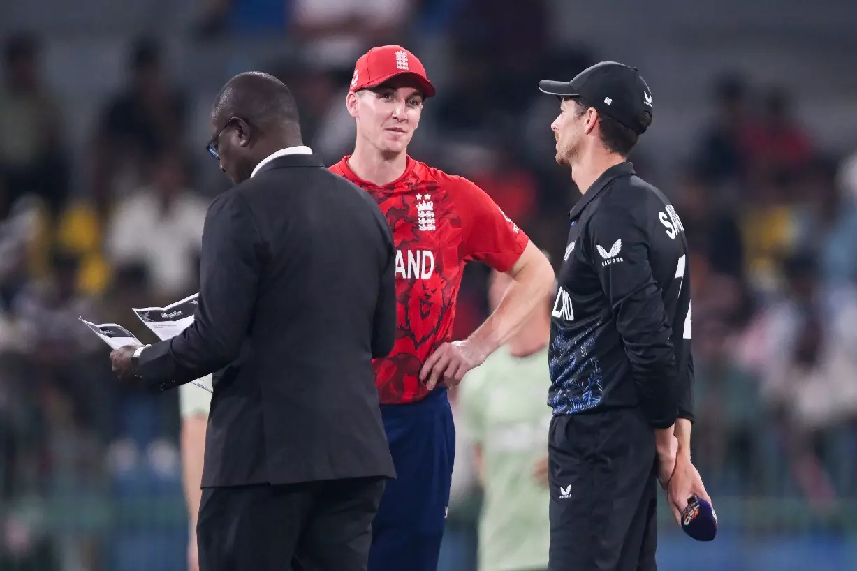 T20 वर्ल्ड कप: न्यूज़ीलैंड ने इंग्लैंड के खिलाफ पहले बैटिंग का निर्णय लिया T20 वर्ल्ड कप: न्यूज़ीलैंड ने इंग्लैंड के खिलाफ पहले बैटिंग का निर्णय लिया