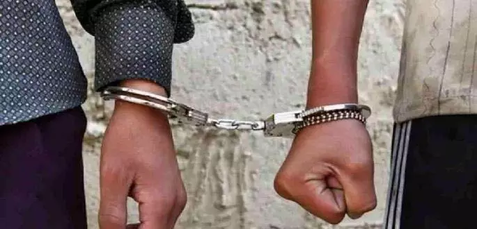 भाई ने भाई की हत्या की; पिता पर मामले को दबाने का आरोप भाई ने भाई की हत्या की; पिता पर मामले को दबाने का आरोप