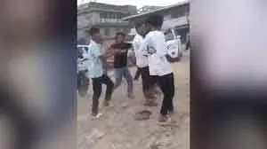 Karimganj में नीलामबाज़ार लड़के पर मॉब लिंचिंग की घटना Karimganj में नीलामबाज़ार लड़के पर मॉब लिंचिंग की घटना