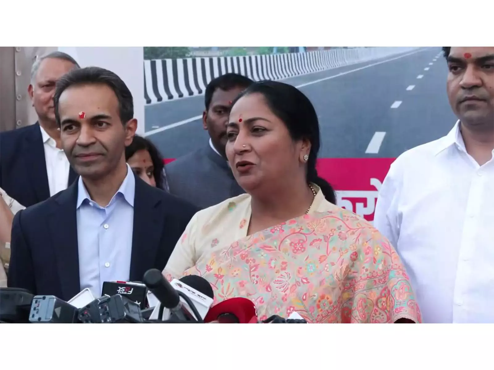 एक्साइज केस बरी के बाद रेखा गुप्ता ने Kejriwal पर किया कटाक्ष एक्साइज केस बरी के बाद रेखा गुप्ता ने Kejriwal पर किया कटाक्ष