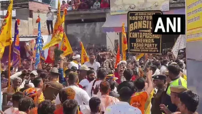 Khatu Shyam में फाल्गुन लक्खी मेले का मुख्य दिन, श्रद्धालुओं का सैलाब उमड़ा Khatu Shyam में फाल्गुन लक्खी मेले का मुख्य दिन, श्रद्धालुओं का सैलाब उमड़ा