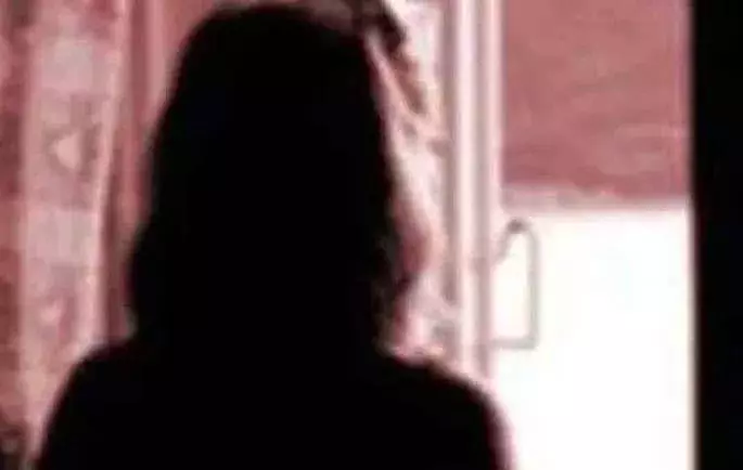 Gurugram में नेपाली महिला से कथित तौर पर सामूहिक बलात्कार, ऑटो चालक गिरफ्तार Gurugram में नेपाली महिला से कथित तौर पर सामूहिक बलात्कार, ऑटो चालक गिरफ्तार