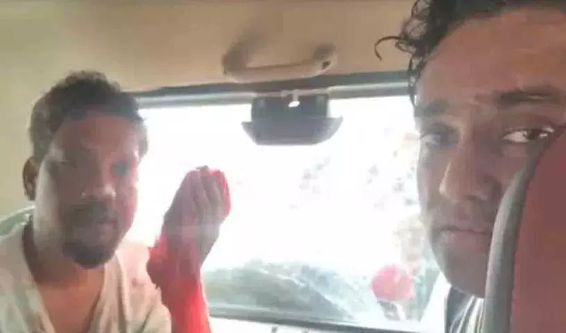 West Bengal के अधिकारी गलती से ओडिशा पहुंच गए, गांववालों ने पीटा, 72 लोग गिरफ्तार West Bengal के अधिकारी गलती से ओडिशा पहुंच गए, गांववालों ने पीटा, 72 लोग गिरफ्तार
