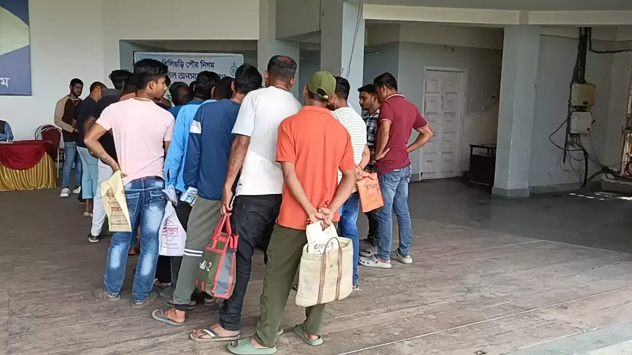 Siliguri: सामाजिक सुरक्षा योजनाओं को लेकर शिविर आयोजित Siliguri: सामाजिक सुरक्षा योजनाओं को लेकर शिविर आयोजित