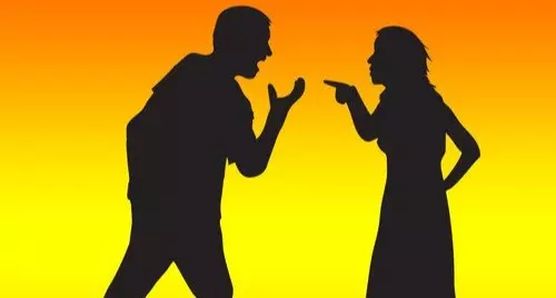 Medinipur: घाटाल में टूटी सड़कों पर सियासत तेज Medinipur: घाटाल में टूटी सड़कों पर सियासत तेज