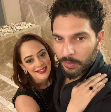 तीन साल तक इग्नोर, फिर बनाया जीवनसाथी: Hazel कीच और युवराज सिंह की दिलचस्प लव स्टोरी तीन साल तक इग्नोर, फिर बनाया जीवनसाथी: Hazel कीच और युवराज सिंह की दिलचस्प लव स्टोरी