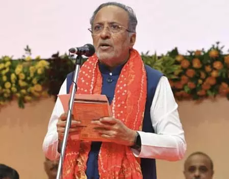 विश्व के चार शीर्ष हाई-टेक उद्योग गुजरात में आ रहे हैं: Minister अर्जुन मोढवाडिया विश्व के चार शीर्ष हाई-टेक उद्योग गुजरात में आ रहे हैं: Minister अर्जुन मोढवाडिया
