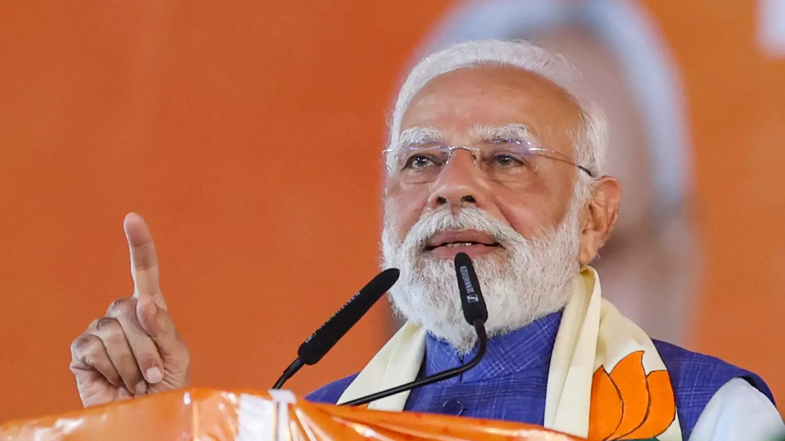 Ajmer: प्रधानमंत्री नरेन्द्र मोदी की अजमेर यात्रा में खलल की आशंका, कांग्रेस कार्यकर्ता हिरासत में Ajmer: प्रधानमंत्री नरेन्द्र मोदी की अजमेर यात्रा में खलल की आशंका, कांग्रेस कार्यकर्ता हिरासत में