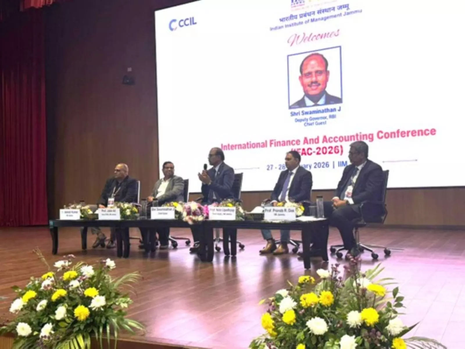 IFAC 2026: IIM जम्मू में विकसित भारत के लिए वित्तीय रणनीतियों पर चर्चा, RBI उप राज्यपाल ने मुख्य भाषण दिया IFAC 2026: IIM जम्मू में विकसित भारत के लिए वित्तीय रणनीतियों पर चर्चा, RBI उप राज्यपाल ने मुख्य भाषण दिया