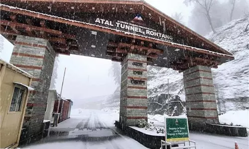 Shimla Weather : अटल टनल सहित ऊंचे इलाकों में गिरे बर्फ के फाहे
