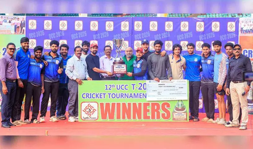 Hemanth Reddy ने गैलेक्सी क्रिकेट क्लब को ट्रॉफी जिताई