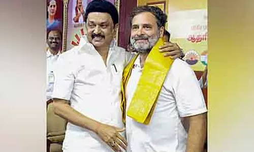 DMK-कांग्रेस के बीच सीट बंटवारे पर बातचीत आज DMK-कांग्रेस के बीच सीट बंटवारे पर बातचीत आज