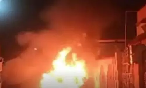 डीडी नगर में खड़ी कारों में आगजनी, उपद्रवियों की तलाश में पुलिस डीडी नगर में खड़ी कारों में आगजनी, उपद्रवियों की तलाश में पुलिस