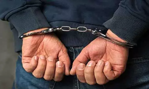 Bengaluru : कैशियर समेत दो लोगों को उस कंपनी से 91.76 लाख लूटने के आरोप में गिरफ्तार किया गया Bengaluru : कैशियर समेत दो लोगों को उस कंपनी से 91.76 लाख लूटने के आरोप में गिरफ्तार किया गया