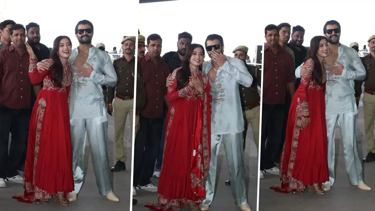 ड्रीम वेडिंग के बाद पहली बार पब्लिक में दिखे Vijay Deverakonda-Rashmika Mandanna ड्रीम वेडिंग के बाद पहली बार पब्लिक में दिखे Vijay Deverakonda-Rashmika Mandanna