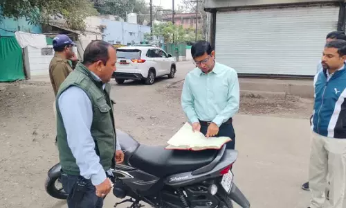 Indore : स्वच्छ सर्वेक्षण से पहले सफाई व्यवस्था में चूक पर IMC ने सख्ती की Indore : स्वच्छ सर्वेक्षण से पहले सफाई व्यवस्था में चूक पर IMC ने सख्ती की