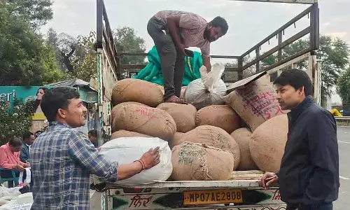 Bhopal : होली से पहले 27 क्विंटल संदिग्ध मिलावटी मावा ज़ब्त Bhopal : होली से पहले 27 क्विंटल संदिग्ध मिलावटी मावा ज़ब्त