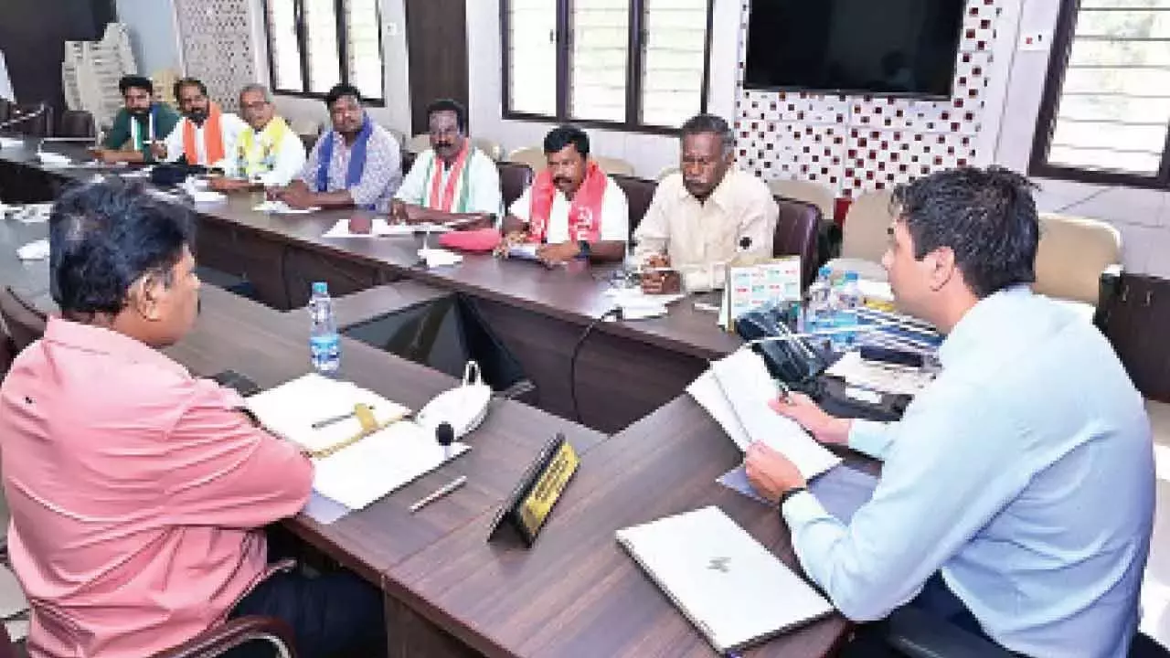 चित्तूर जिले में 15.77 लाख मतदाता: कलेक्टर चित्तूर जिले में 15.77 लाख मतदाता: कलेक्टर