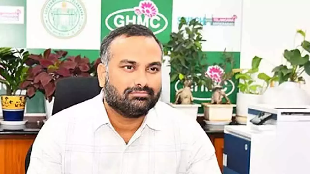 Telangana: नए जोनल कमिश्नर ने नागरिक सेवाओं को बढ़ावा देने के लिए कर्णन से मुलाकात की Telangana: नए जोनल कमिश्नर ने नागरिक सेवाओं को बढ़ावा देने के लिए कर्णन से मुलाकात की