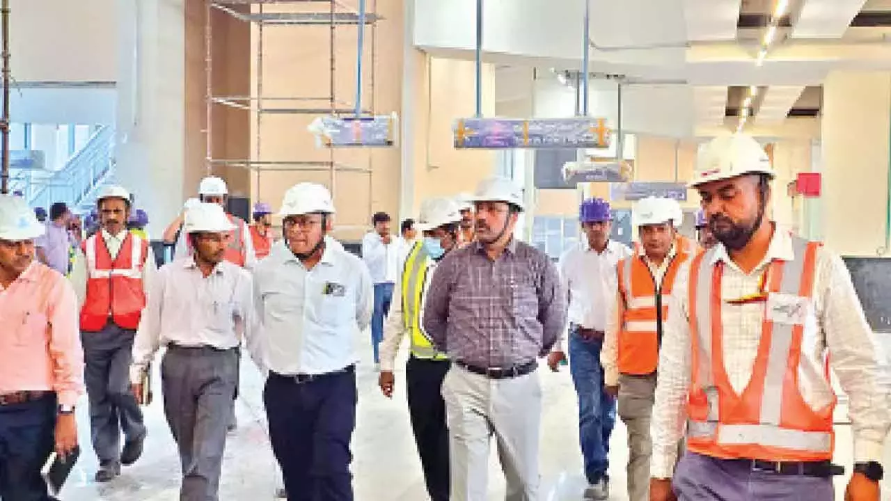 BMRCL के एमडी ने पिंक लाइन पर प्रगति का निरीक्षण किया