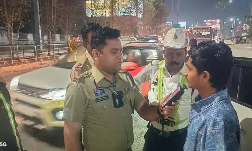 3 घंटे के भीतर 154 गाड़ियों के खिलाफ चलानी कार्यवाही, 15 लाख जुर्माना 3 घंटे के भीतर 154 गाड़ियों के खिलाफ चलानी कार्यवाही, 15 लाख जुर्माना