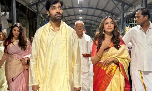 Mrunal , Adivi Sesh ने डकैत की रिलीज़ से पहले तिरुपति बालाजी मंदिर में पूजा की