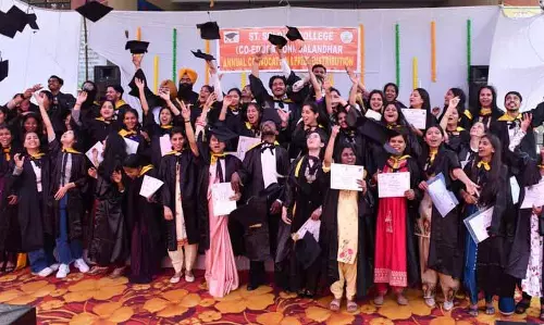 Jalandhar: सेंट सोल्जर कॉलेज के दीक्षांत समारोह में 250 से ज़्यादा स्टूडेंट्स को डिग्री मिली Jalandhar: सेंट सोल्जर कॉलेज के दीक्षांत समारोह में 250 से ज़्यादा स्टूडेंट्स को डिग्री मिली
