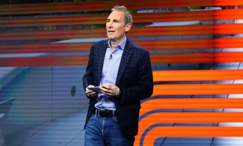 AI नौकरियां बदलेगा, खत्म नहीं करेगा: Amazon के CEO एंडी जेसी AI नौकरियां बदलेगा, खत्म नहीं करेगा: Amazon के CEO एंडी जेसी