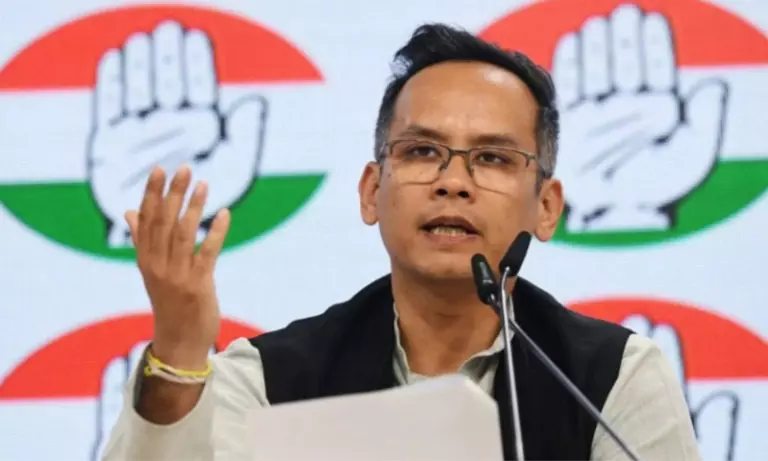Assam में राजनीतिक मुकाबला तेज़, उम्मीदवारों की सूची पर नजर बनी रहेगी Assam में राजनीतिक मुकाबला तेज़, उम्मीदवारों की सूची पर नजर बनी रहेगी