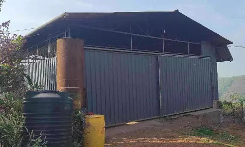 Kerala : स्थानीय लोगों ने बूचड़खाने के कचरे के ट्रीटमेंट यूनिट का विरोध किया Kerala : स्थानीय लोगों ने बूचड़खाने के कचरे के ट्रीटमेंट यूनिट का विरोध किया