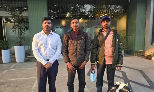 Odisha : सरकार थाईलैंड में फंसे छह ओडिया युवाओं को वापस लाई Odisha : सरकार थाईलैंड में फंसे छह ओडिया युवाओं को वापस लाई