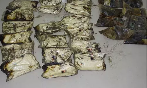 अंतरराष्ट्रीय ड्रग रैकेट का भंडाफोड़, 2.81 करोड़ की चरस जब्त, चार गिरफ्तार अंतरराष्ट्रीय ड्रग रैकेट का भंडाफोड़, 2.81 करोड़ की चरस जब्त, चार गिरफ्तार