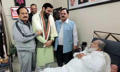 हरियाणा के CM नायब सैनी ने मंत्री अनिल विज से मुलाकात की